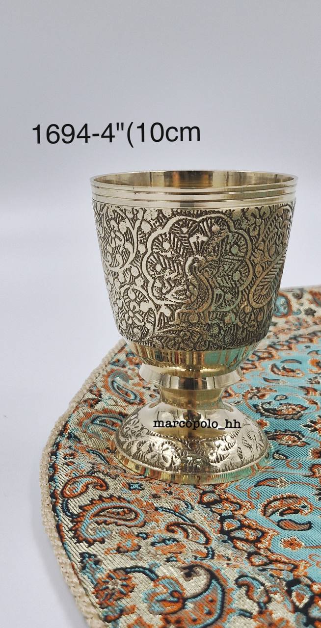 لیوان لوکس پایه دار طرح طاووس برنجی هندی بصورت تکی کد1694